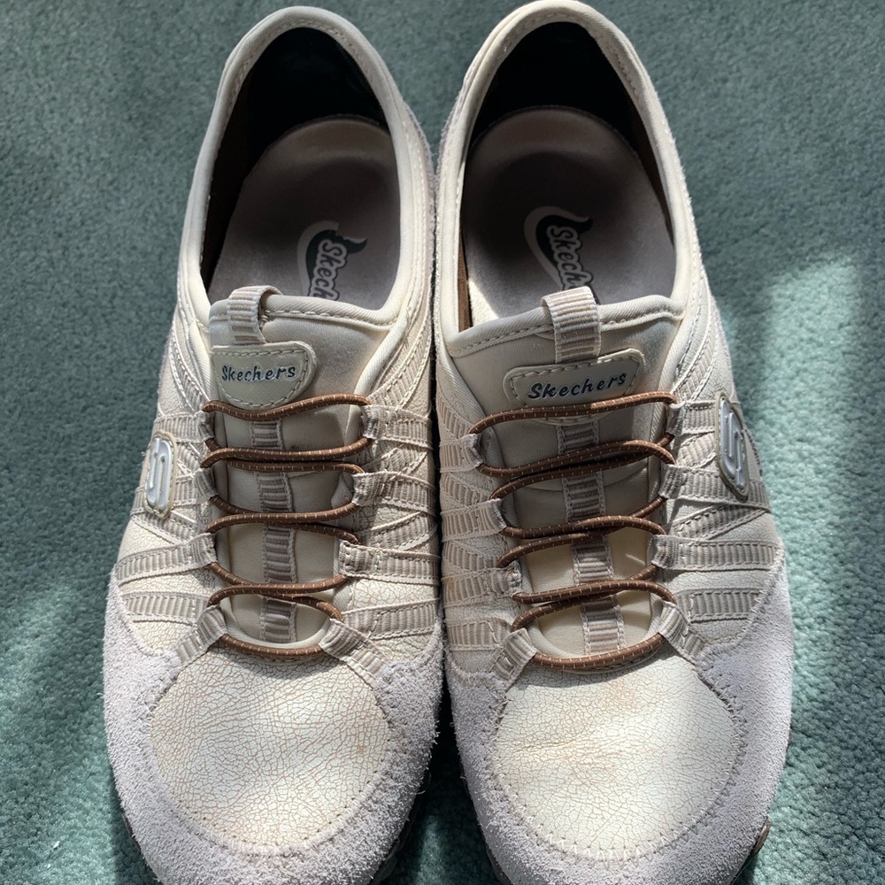 Sketchers Go Walk Tan Sneakers Size 7 1/2